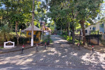 Casa de condomínio para alugar com 600m², 4 quartos e 2 vagasFachada