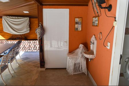 Casa de condomínio para alugar com 600m², 4 quartos e 2 vagasQuarto de Ferramentas