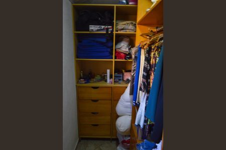 Casa de condomínio para alugar com 600m², 4 quartos e 2 vagasCloset da Suíte 2