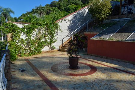 Casa de condomínio para alugar com 600m², 4 quartos e 2 vagasTerraço