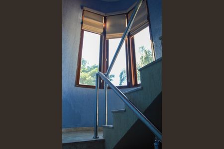 Casa de condomínio para alugar com 600m², 4 quartos e 2 vagasEscada