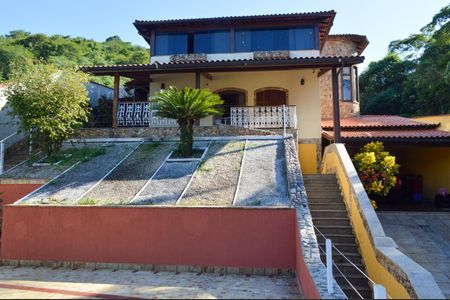 Casa de condomínio para alugar com 600m², 4 quartos e 2 vagasFachada