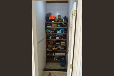 Casa de condomínio para alugar com 600m², 4 quartos e 2 vagasBanheiro de Serviço