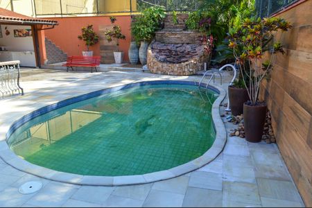 Casa de condomínio para alugar com 600m², 4 quartos e 2 vagasPiscina