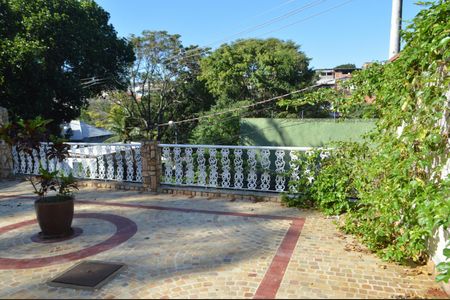 Casa de condomínio para alugar com 600m², 4 quartos e 2 vagasTerraço