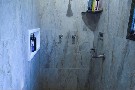 Casa de condomínio para alugar com 600m², 4 quartos e 2 vagasBanheiro da Suíte 2