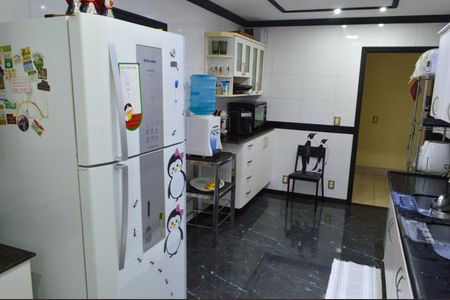 Casa de condomínio para alugar com 600m², 4 quartos e 2 vagasCozinha