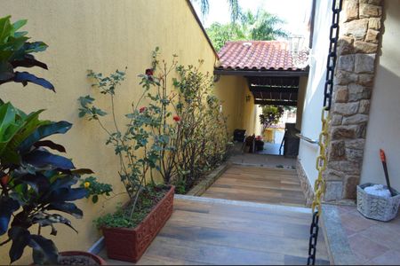 Casa de condomínio para alugar com 600m², 4 quartos e 2 vagasEntrada de Serviço