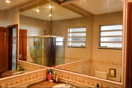 Casa de condomínio para alugar com 600m², 4 quartos e 2 vagasBanheiro Social