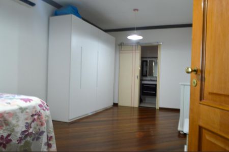 Casa de condomínio para alugar com 600m², 4 quartos e 2 vagasSuíte 1