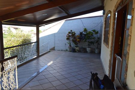 Casa de condomínio para alugar com 600m², 4 quartos e 2 vagasVaranda 1