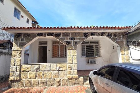 Casa à venda com 151m², 3 quartos e 2 vagas Casa à venda com 151m², 3 quartos e 2 vagasFachada casa