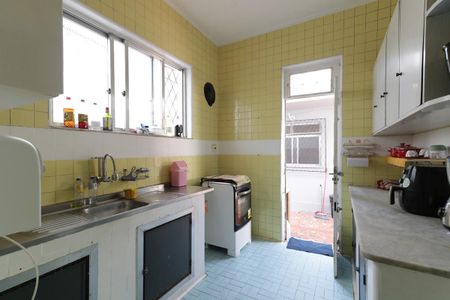 Casa à venda com 151m², 3 quartos e 2 vagas Casa à venda com 151m², 3 quartos e 2 vagasCozinha