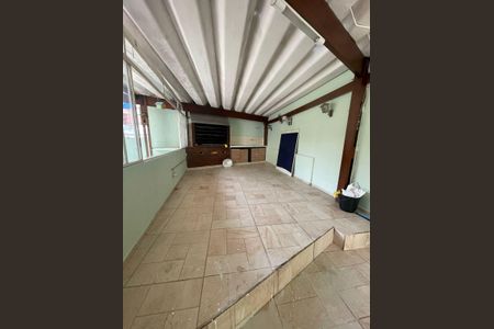 Casa à venda com 254m², 4 quartos e 2 vagas Casa à venda com 254m², 4 quartos e 2 vagasChurrasqueira
