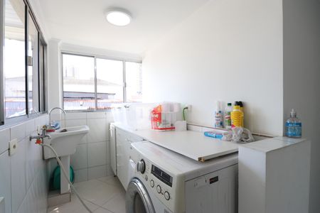 Apartamento à venda com 240m², 3 quartos e sem vagaÁrea de Serviço
