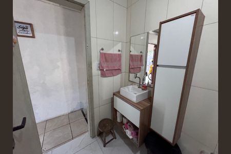 Casa à venda com 128m², 2 quartos e 2 vagas Casa à venda com 128m², 2 quartos e 2 vagasBanheiro