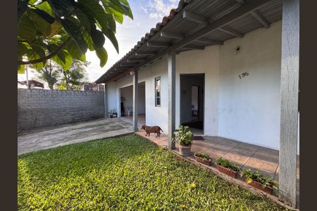Casa à venda com 128m², 2 quartos e 2 vagas Casa à venda com 128m², 2 quartos e 2 vagasQuintal