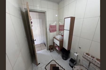 Casa à venda com 128m², 2 quartos e 2 vagas Casa à venda com 128m², 2 quartos e 2 vagasBanheiro