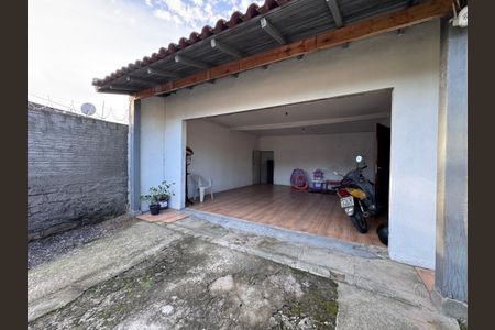 Casa à venda com 128m², 2 quartos e 2 vagas Casa à venda com 128m², 2 quartos e 2 vagasÁrea Externa