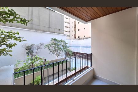 Apartamento à venda com 120m², 3 quartos e 2 vagas Apartamento à venda com 120m², 3 quartos e 2 vagasVaranda