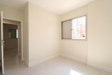 Apartamento à venda com 120m², 3 quartos e 2 vagasQuarto 2