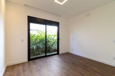 Casa de condomínio à venda com 240m², 3 quartos e 4 vagas Casa de condomínio à venda com 240m², 3 quartos e 4 vagasSuíte 2