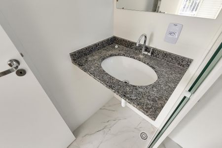 Apartamento à venda com 56m², 2 quartos e 1 vaga Apartamento à venda com 56m², 2 quartos e 1 vagaBanheiro