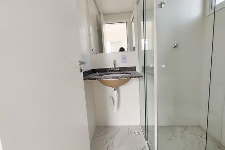 Apartamento à venda com 56m², 2 quartos e 1 vaga Apartamento à venda com 56m², 2 quartos e 1 vagaBanheiro