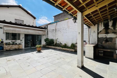 Casa para alugar com 342m², 5 quartos e 5 vagas Casa para alugar com 342m², 5 quartos e 5 vagasÁrea externa