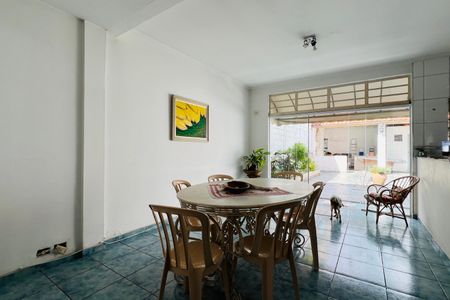 Casa para alugar com 342m², 5 quartos e 5 vagas Casa para alugar com 342m², 5 quartos e 5 vagasCozinha
