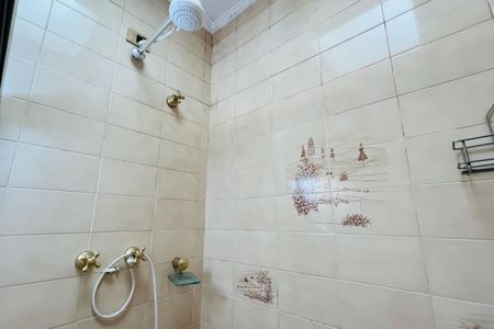 Casa para alugar com 342m², 5 quartos e 5 vagas Casa para alugar com 342m², 5 quartos e 5 vagasBanheiro da Suíte 2