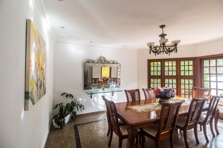 Casa de condomínio à venda com 540m², 4 quartos e 6 vagasSala de Jantar