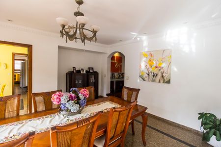 Casa de condomínio à venda com 540m², 4 quartos e 6 vagasSala de Jantar