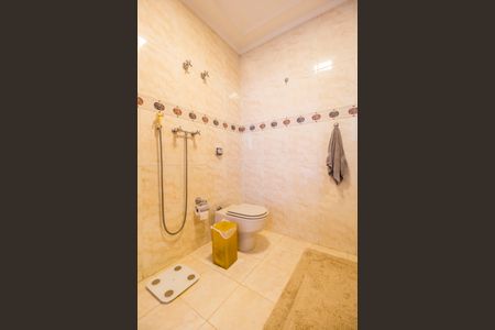 Casa de condomínio à venda com 540m², 4 quartos e 6 vagasBanheiro da Suíte 1