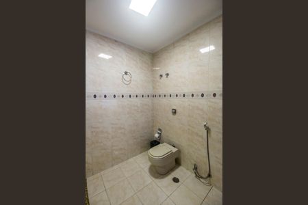 Casa de condomínio à venda com 540m², 4 quartos e 6 vagasBanheiro da Suíte 1