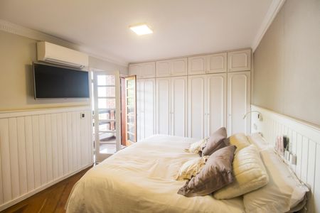 Casa de condomínio à venda com 540m², 4 quartos e 6 vagasSuíte 1