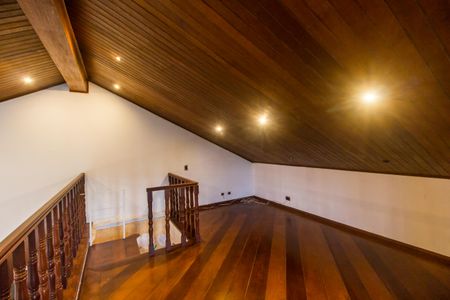 Casa de condomínio à venda com 540m², 4 quartos e 6 vagasSala 2