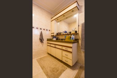 Casa de condomínio à venda com 540m², 4 quartos e 6 vagasBanheiro da Suíte 1