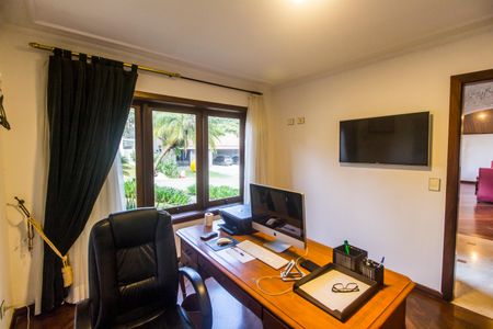 Casa de condomínio à venda com 540m², 4 quartos e 6 vagasEscritório