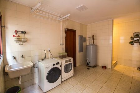 Casa de condomínio à venda com 540m², 4 quartos e 6 vagasÁrea de Serviço