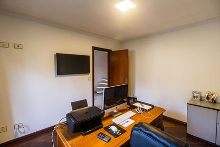 Casa de condomínio à venda com 540m², 4 quartos e 6 vagasEscritório