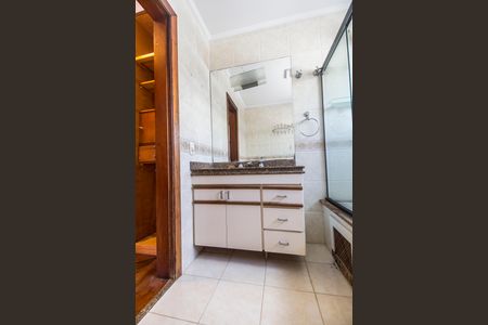 Casa de condomínio à venda com 540m², 4 quartos e 6 vagasBanheiro da Suíte 3