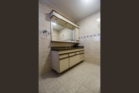 Casa de condomínio à venda com 540m², 4 quartos e 6 vagasBanheiro da Suíte 1