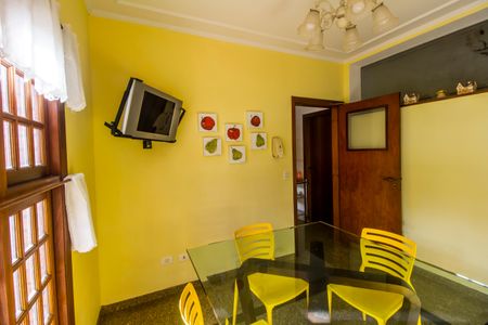 Casa de condomínio à venda com 540m², 4 quartos e 6 vagasCopa