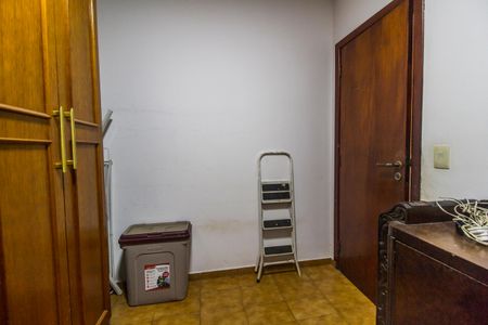 Casa de condomínio à venda com 540m², 4 quartos e 6 vagasQuarto de Serviço