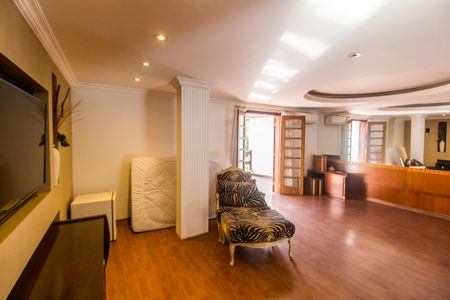 Casa de condomínio à venda com 540m², 4 quartos e 6 vagasSuíte 4