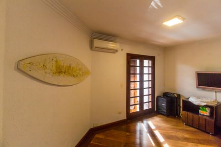 Casa de condomínio à venda com 540m², 4 quartos e 6 vagasSuíte 3