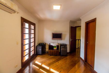 Casa de condomínio à venda com 540m², 4 quartos e 6 vagasSuíte 3