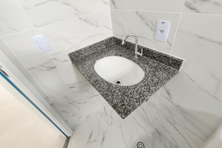 Apartamento à venda com 56m², 2 quartos e 1 vaga Apartamento à venda com 56m², 2 quartos e 1 vagaBanheiro