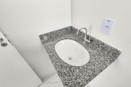 Apartamento à venda com 56m², 2 quartos e 1 vaga Apartamento à venda com 56m², 2 quartos e 1 vagaBanheiro da Suíte